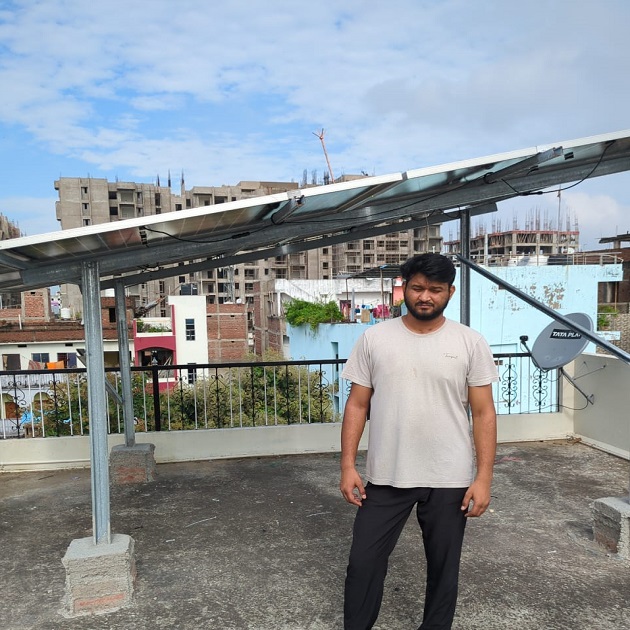 Mahavir Solar Solution rooftop solar installation team working in Patna Bihar